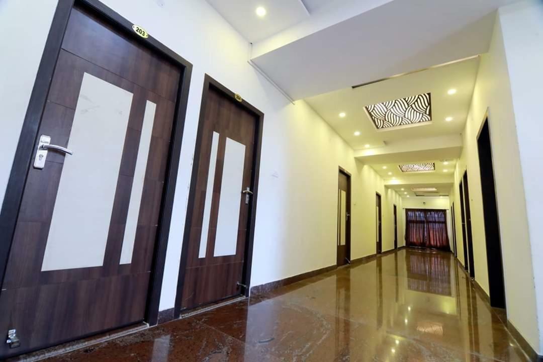 Hotel Ambai Grand Ambāsamudram Kültér fotó